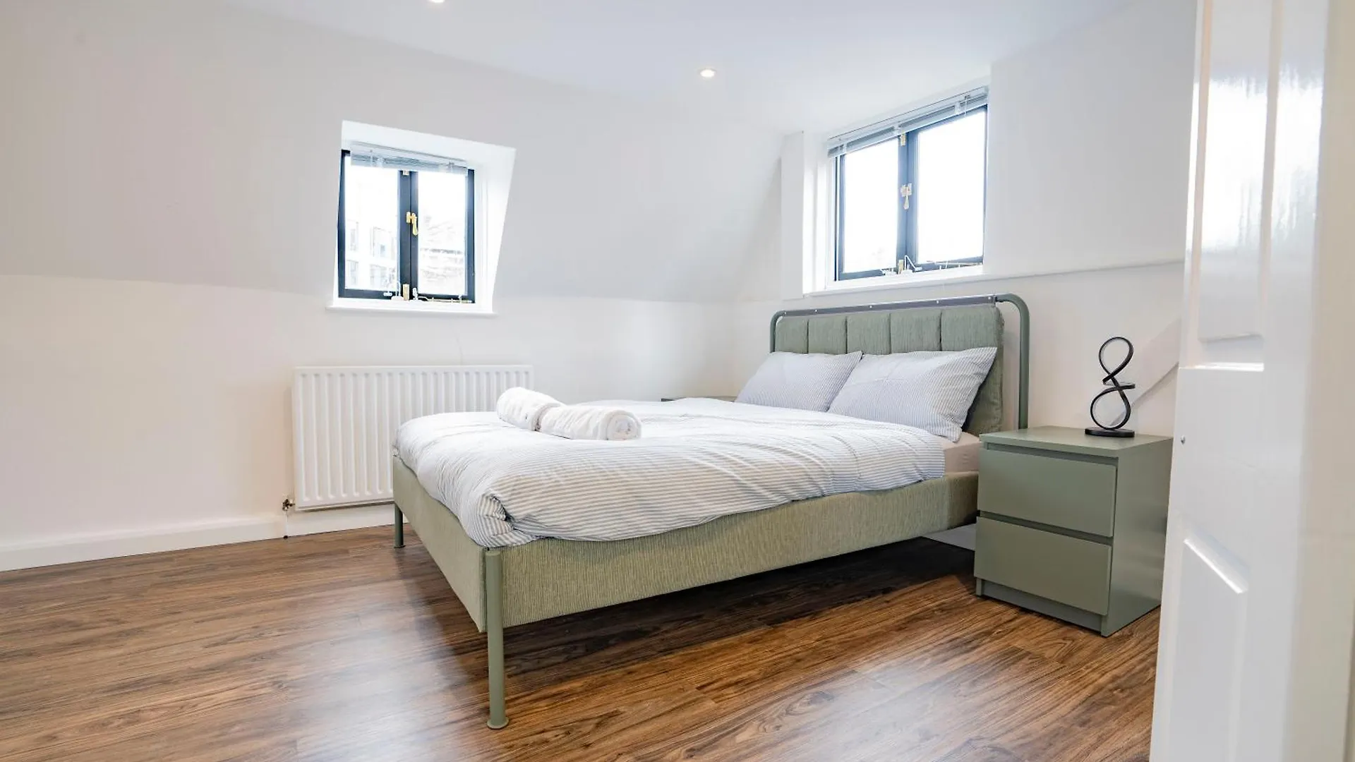 Ideal Uxbridge Hub, 3 Bed Flat Next To The Station United Kingdom