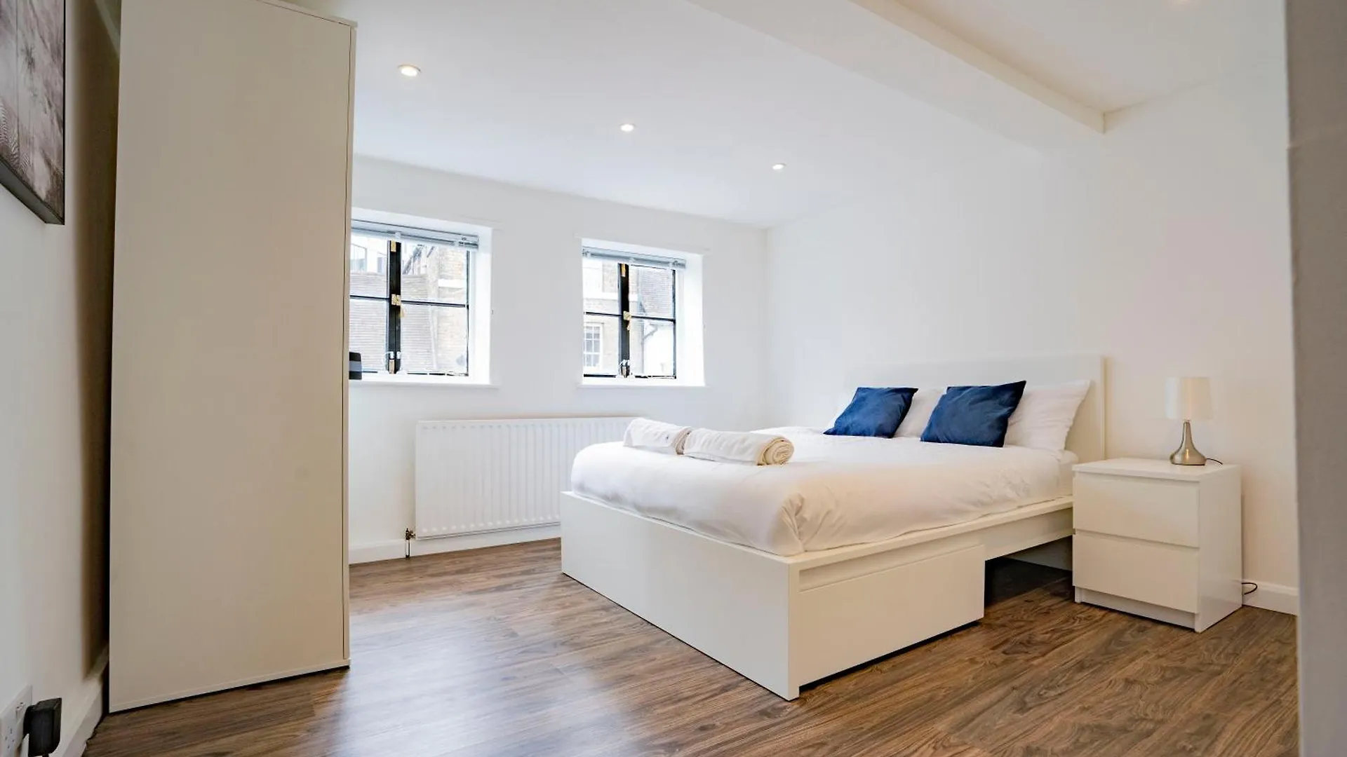 Ideal Uxbridge Hub, 3 Bed Flat Next To The Station Apartment