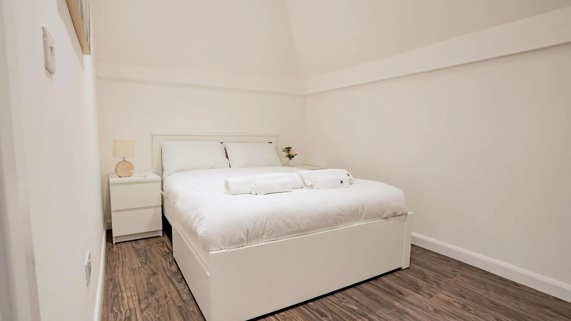 Apartment Ideal Uxbridge Hub, 3 Bed Flat Next To The Station