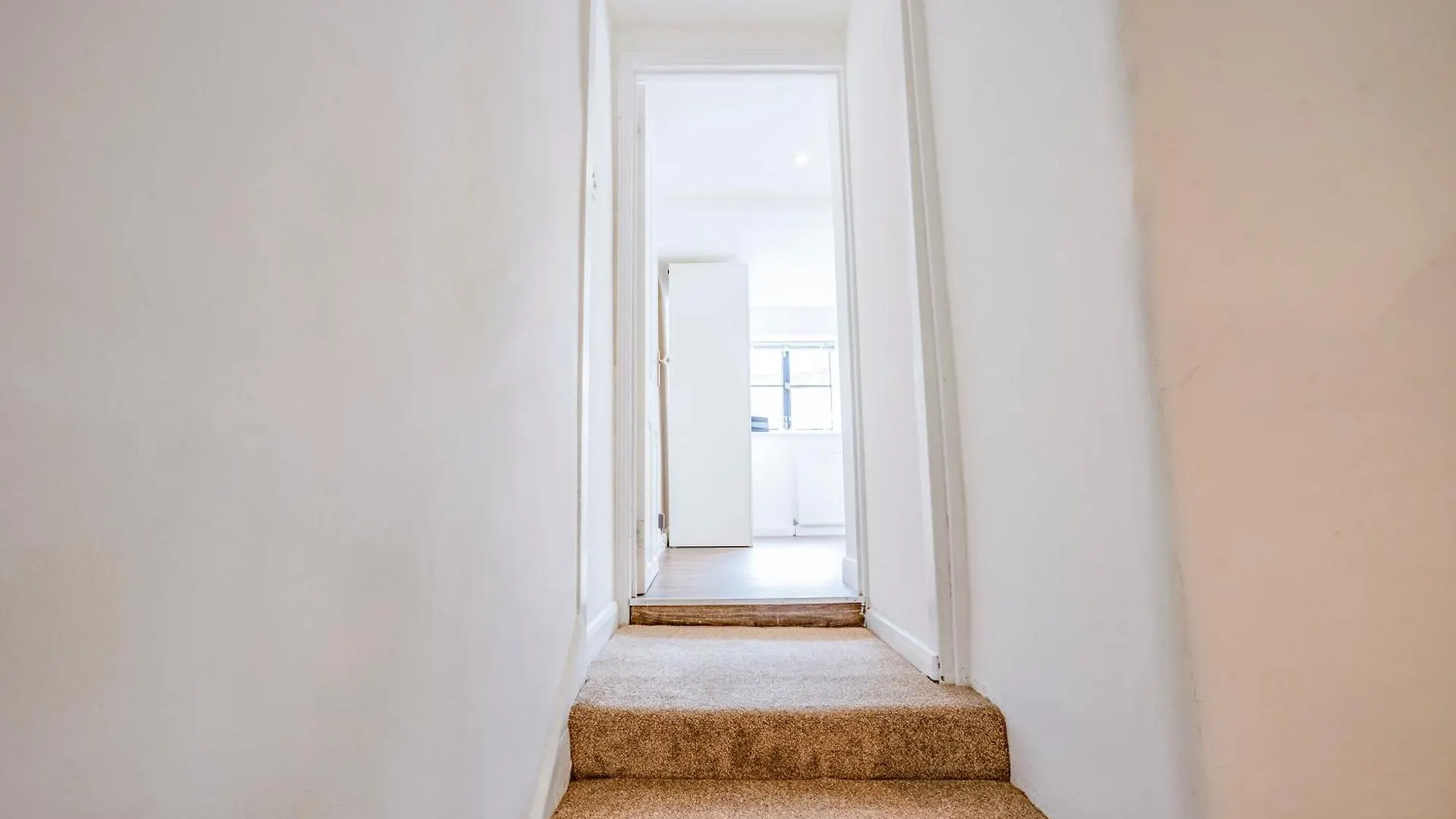 Ideal Uxbridge Hub, 3 Bed Flat Next To The Station 0*,  United Kingdom