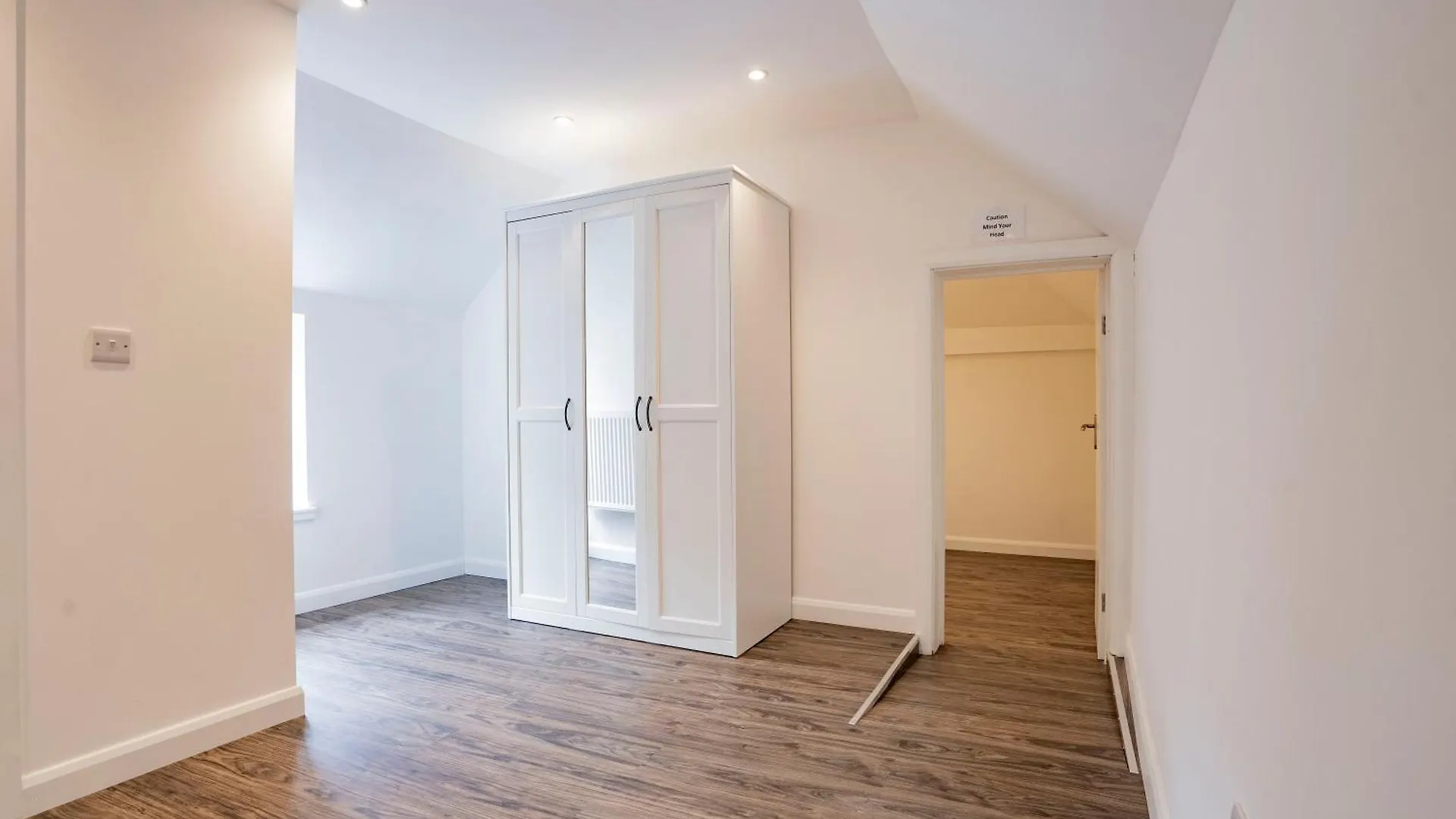 Apartment Ideal Uxbridge Hub, 3 Bed Flat Next To The Station
