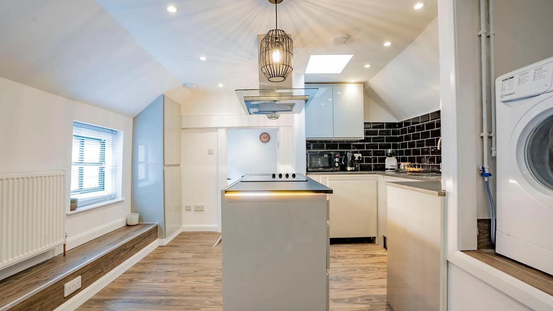 Apartment Ideal Uxbridge Hub, 3 Bed Flat Next To The Station United Kingdom
