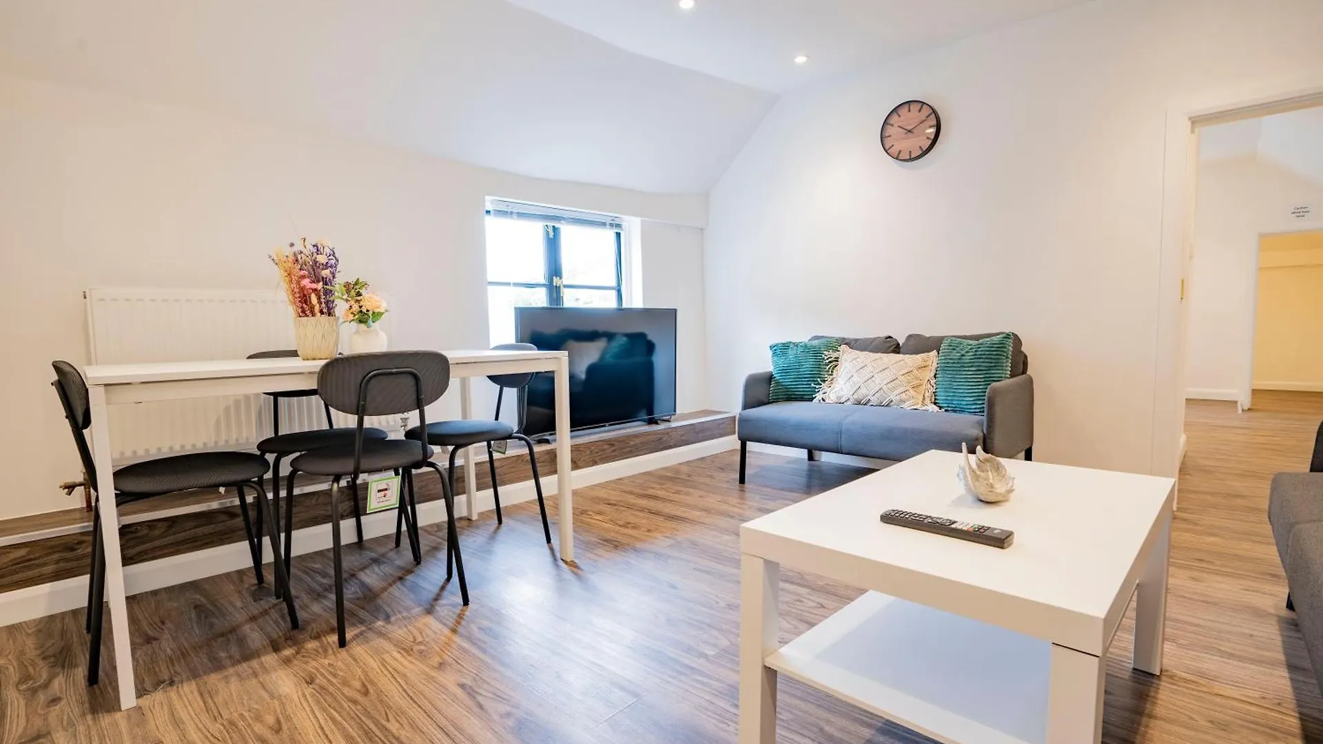 Апартаменты Ideal Uxbridge Hub, 3 Bed Flat Next To The Station Великобритания