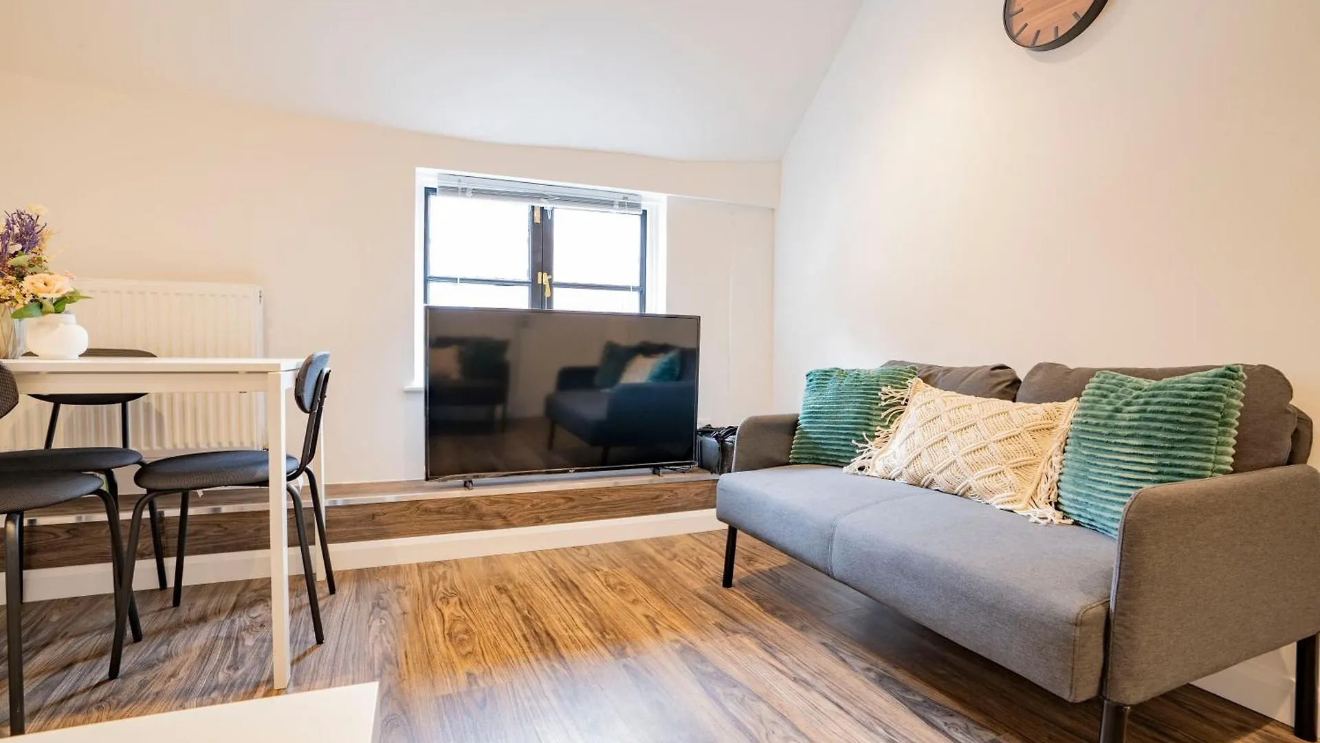 Апартаменты Ideal Uxbridge Hub, 3 Bed Flat Next To The Station