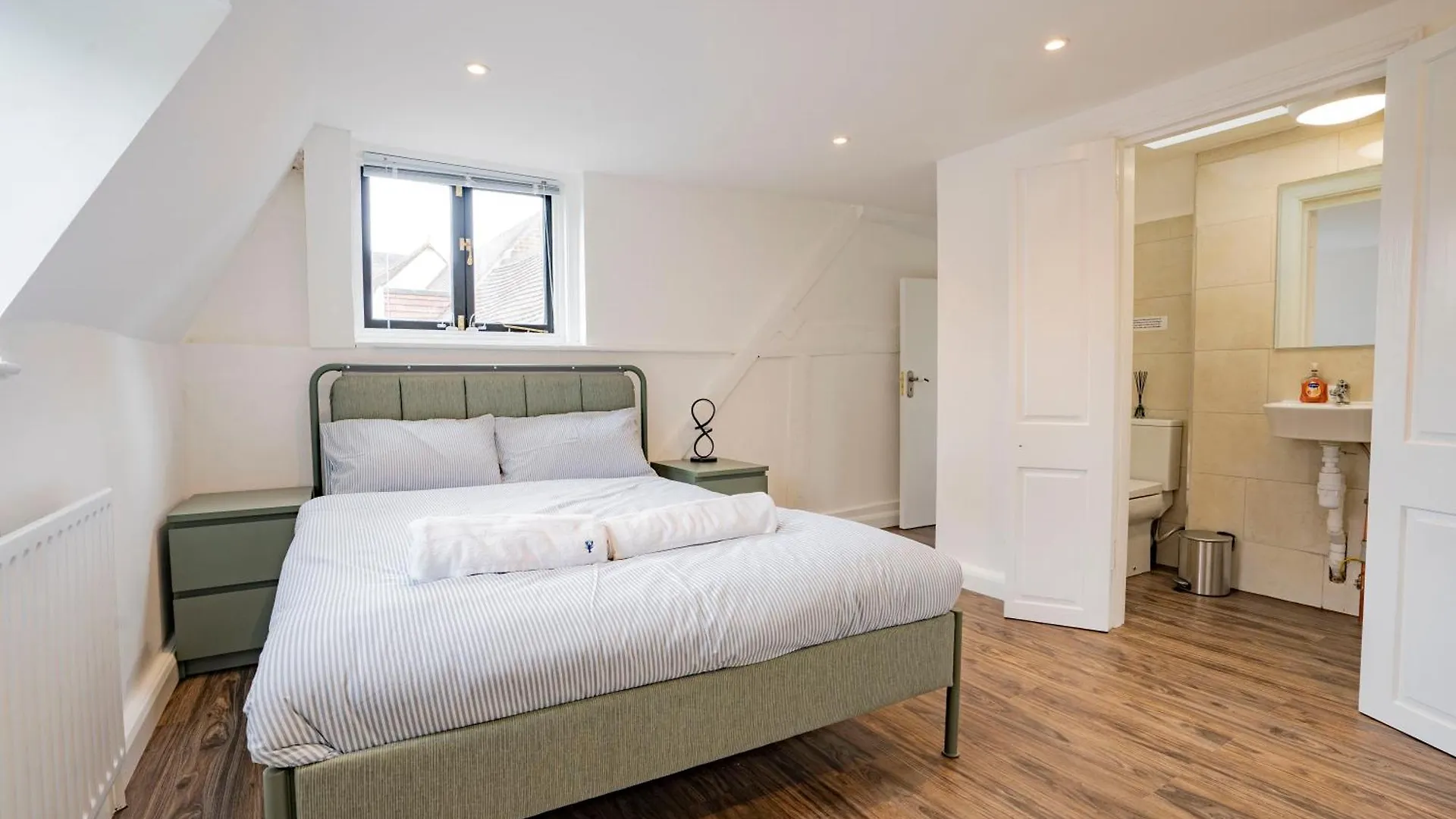 Апартаменты Ideal Uxbridge Hub, 3 Bed Flat Next To The Station